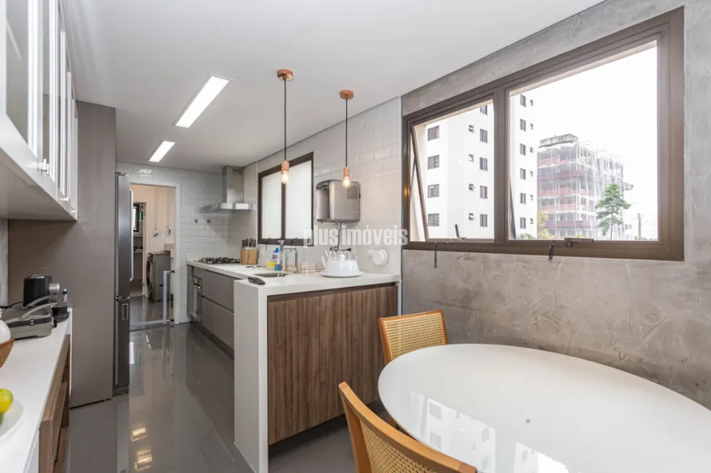 Apartamento, 3 quartos, 172 m² - Foto 1