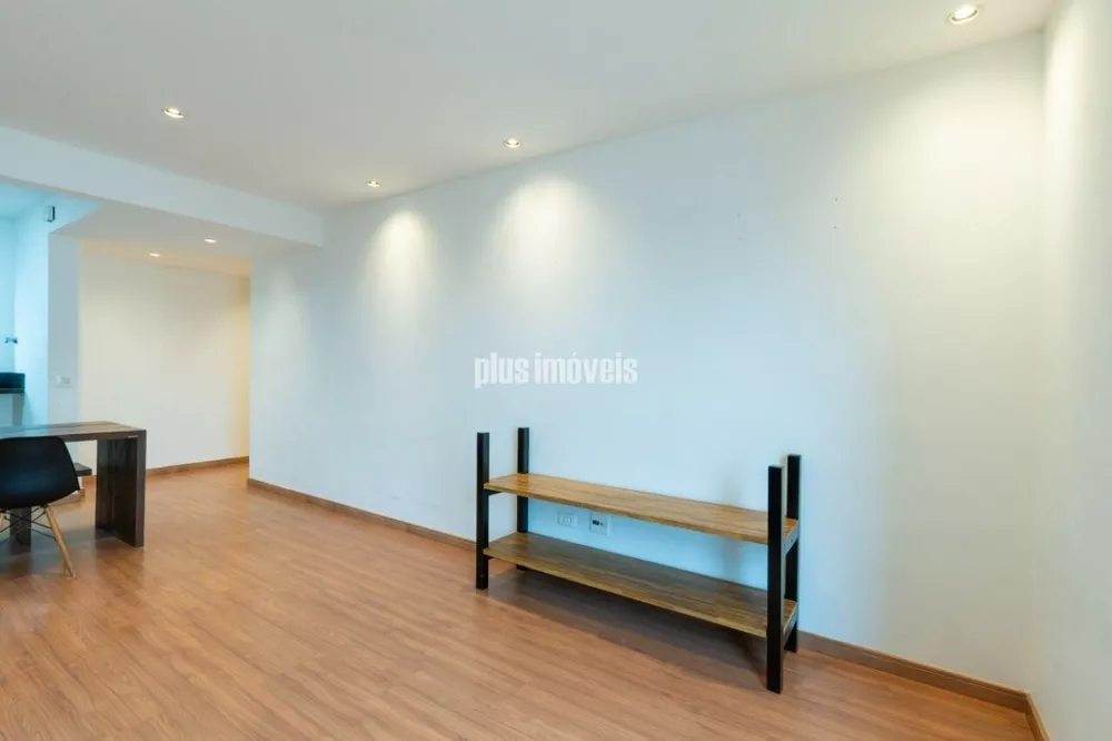 Apartamento à venda com 2 quartos, 70m² - Foto 2