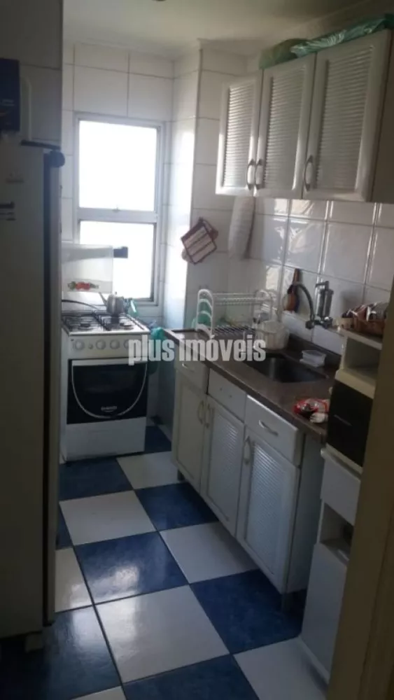 Apartamento à venda com 2 quartos, 70m² - Foto 3