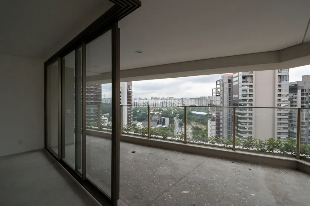 Apartamento, 3 quartos, 221 m² - Foto 2