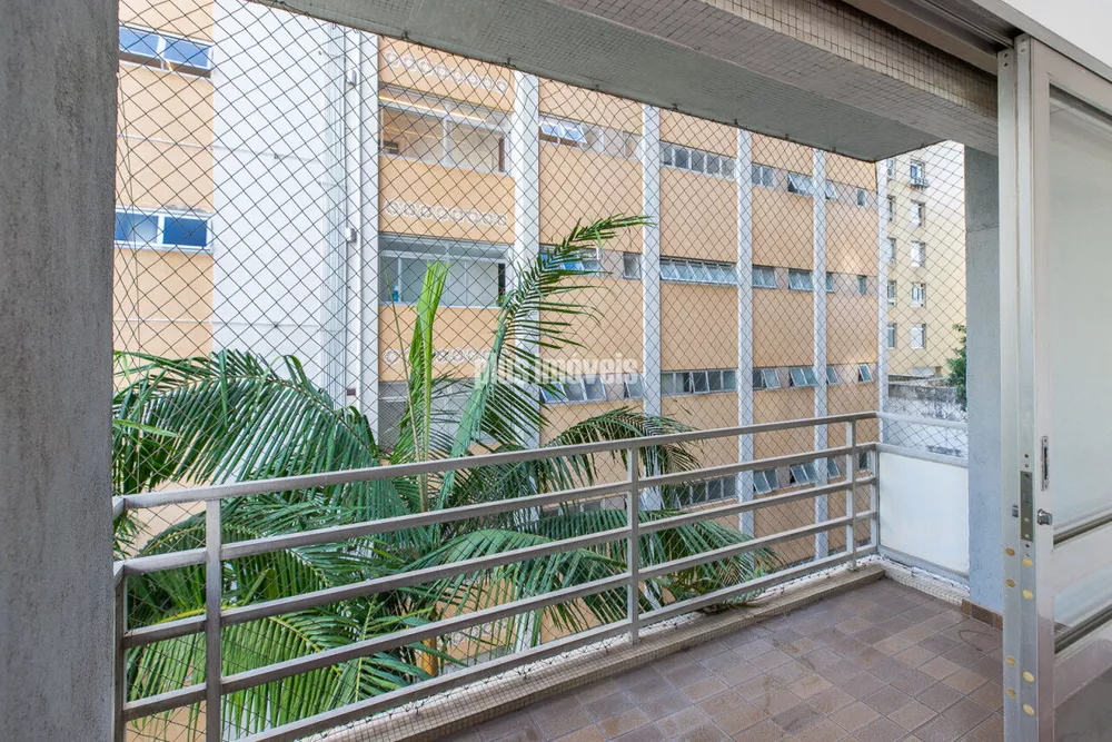 Apartamento à venda com 3 quartos, 210m² - Foto 1