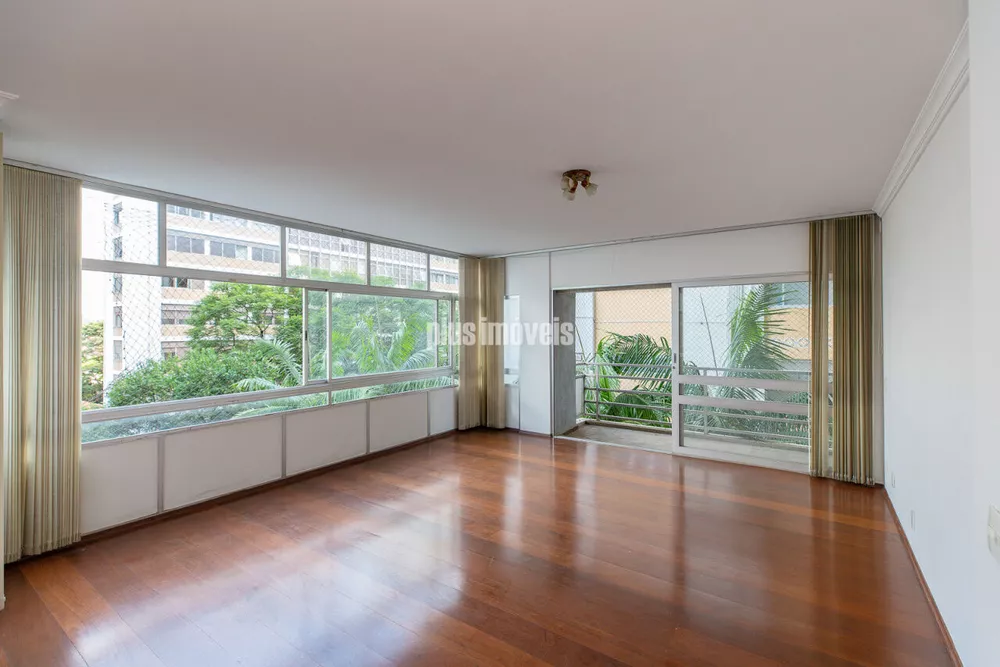 Apartamento à venda com 3 quartos, 210m² - Foto 6