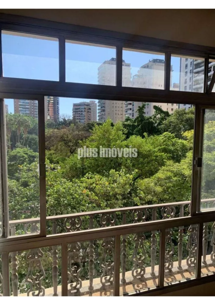 Apartamento à venda com 3 quartos, 141m² - Foto 2