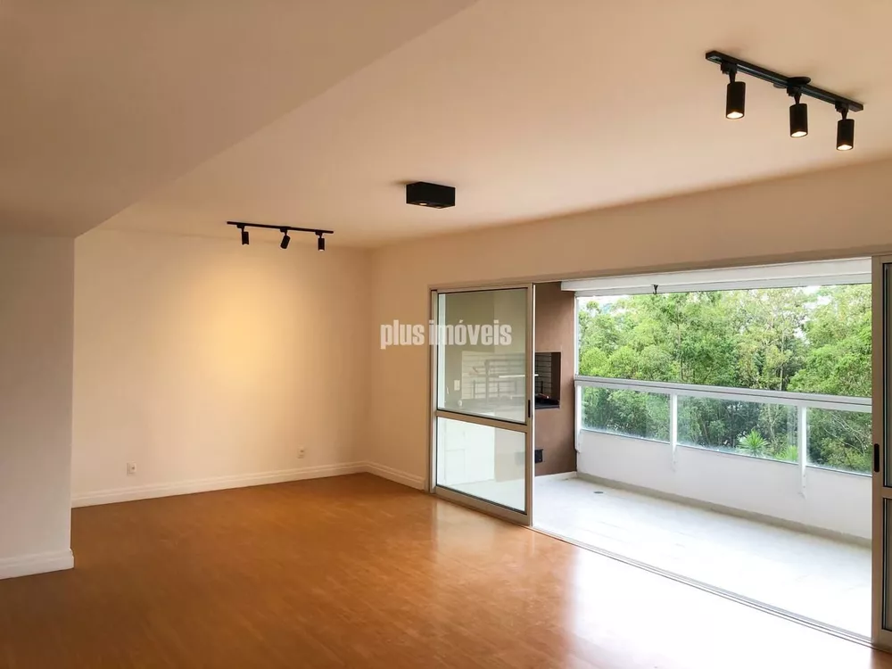 Apartamento à venda com 3 quartos, 138m² - Foto 4