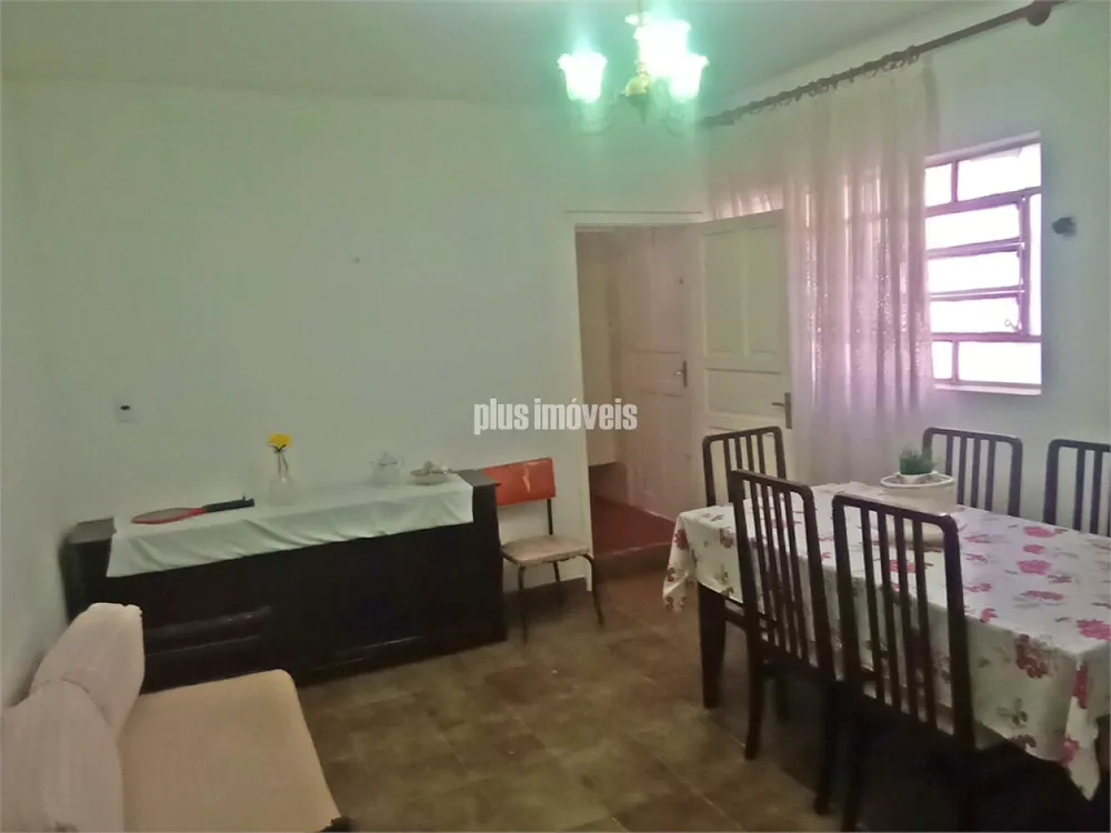 Casa à venda com 4 quartos, 240m² - Foto 1