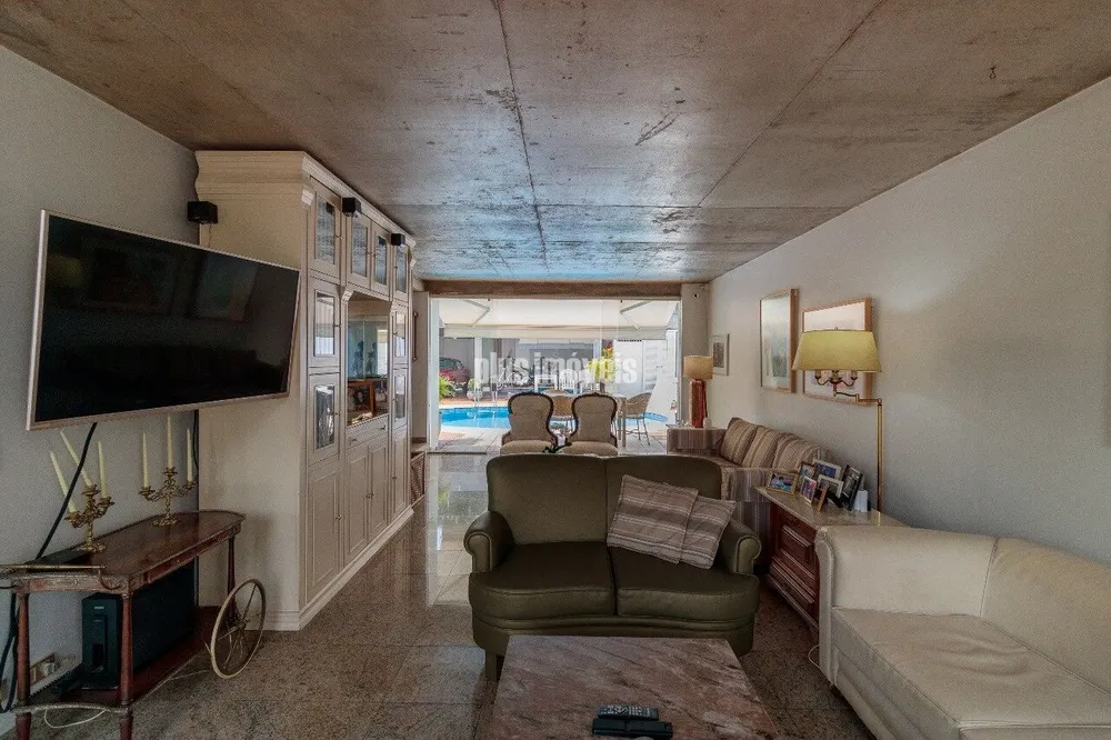 Casa, 4 quartos, 240 m² - Foto 1