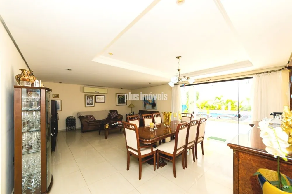 Casa, 4 quartos, 338 m² - Foto 1