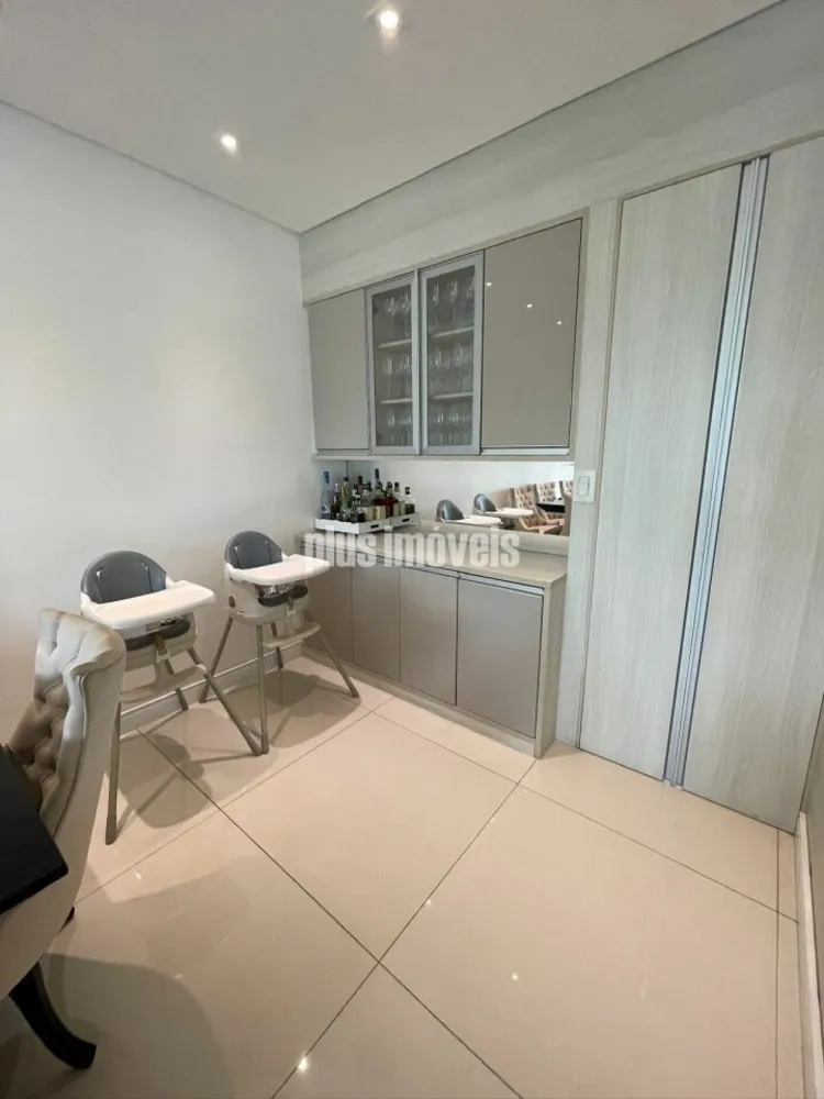 Apartamento, 3 quartos, 218 m² - Foto 1