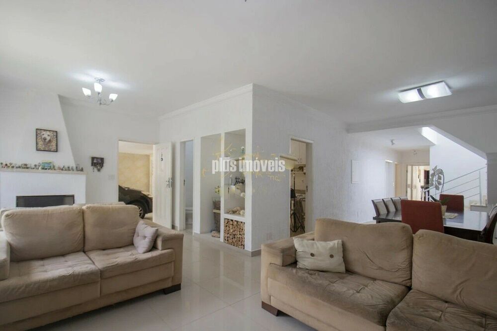 Casa de Vila à venda com 4 quartos, 329m² - Foto 2