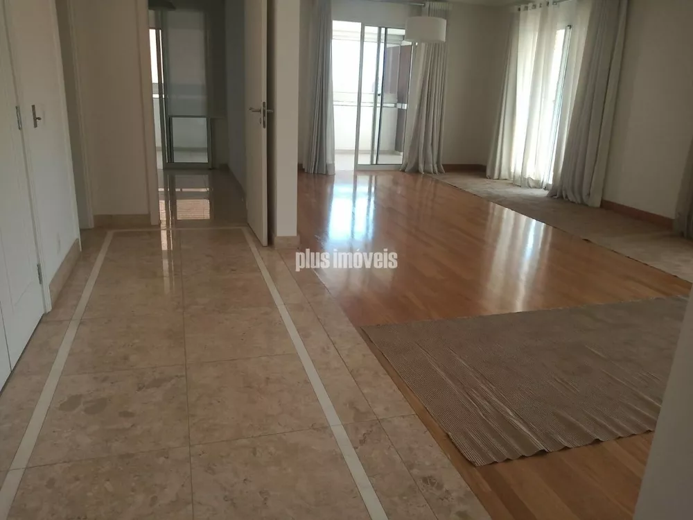 Apartamento à venda com 3 quartos, 262m² - Foto 1