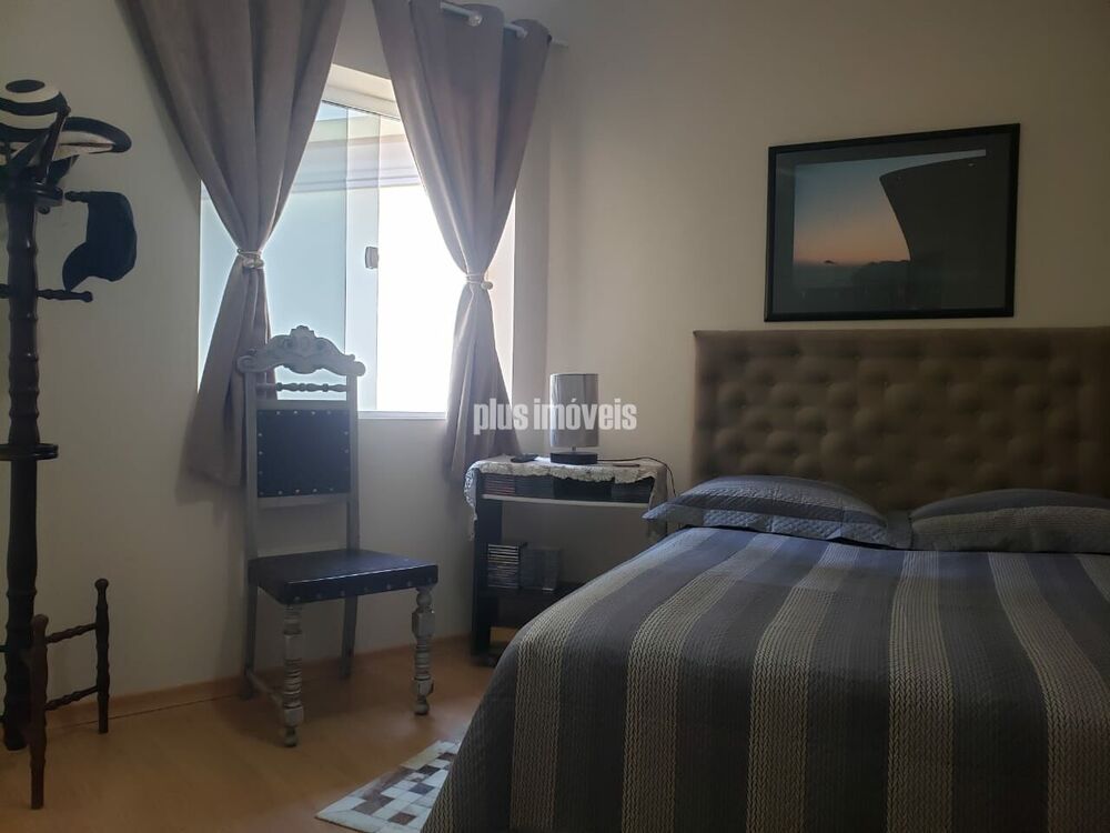 Casa à venda com 3 quartos, 330m² - Foto 7