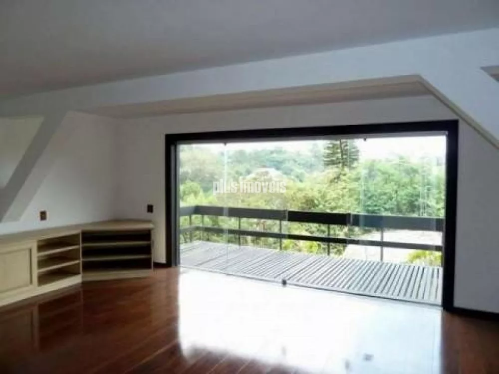 Casa à venda com 4 quartos, 550m² - Foto 2