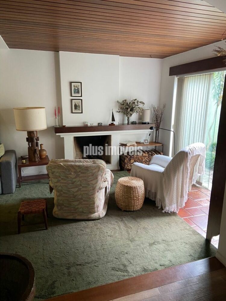 Casa, 4 quartos, 246 m² - Foto 1