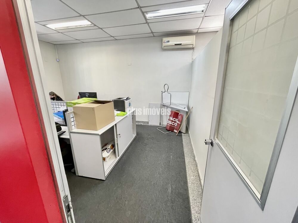 Casa Comercial à venda com 8 quartos, 415m² - Foto 1