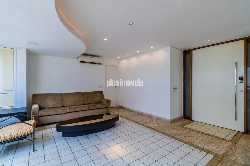 Apartamento à venda com 4 quartos, 230m² - Foto 1