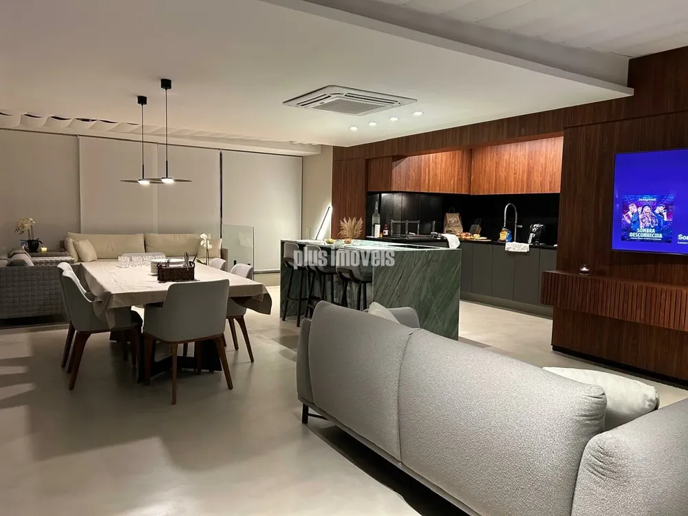 Apartamento, 3 quartos, 230 m² - Foto 1
