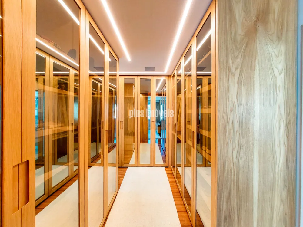 Apartamento, 3 quartos, 271 m² - Foto 1