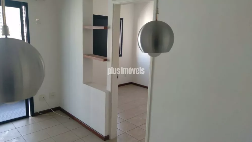 Apartamento à venda com 1 quarto, 32m² - Foto 1