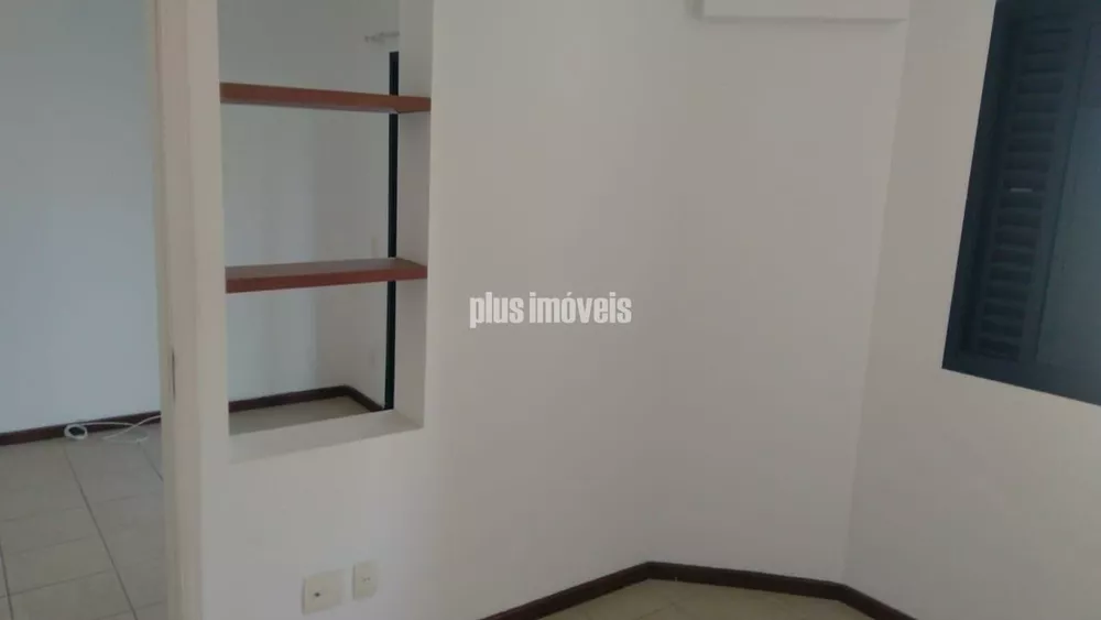 Apartamento à venda com 1 quarto, 32m² - Foto 2