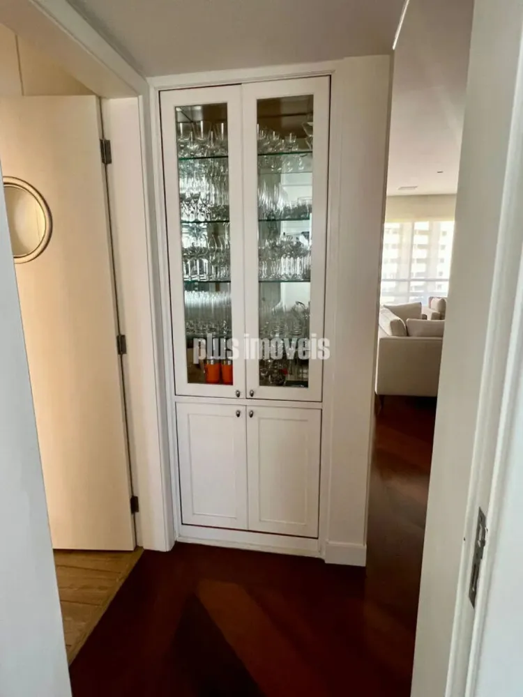 Apartamento, 3 quartos, 176 m² - Foto 1