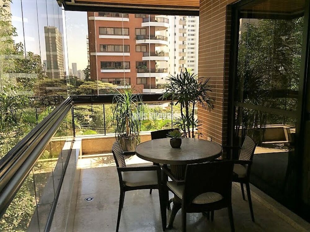 Apartamento, 4 quartos, 275 m² - Foto 1