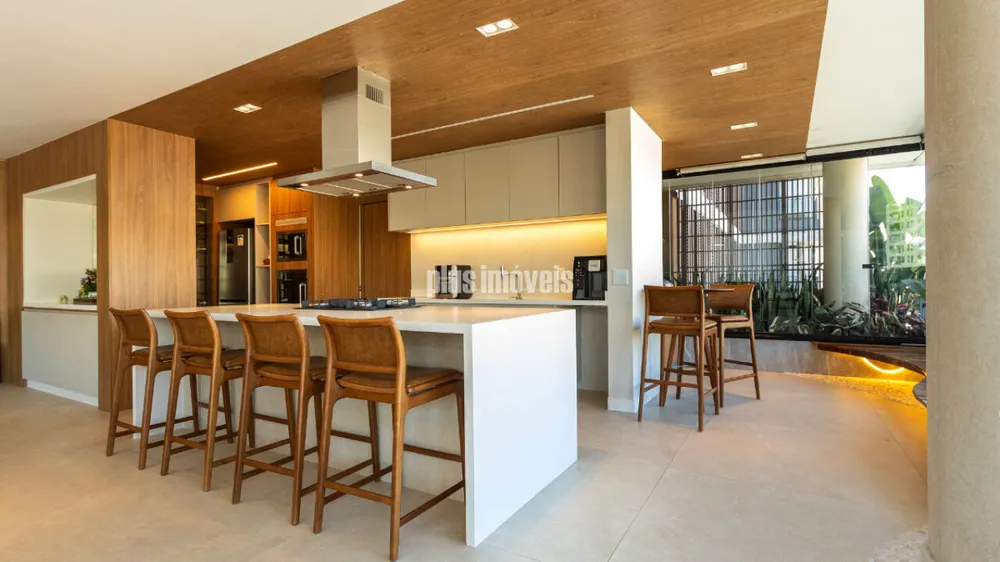 Apartamento, 4 quartos, 220 m² - Foto 1