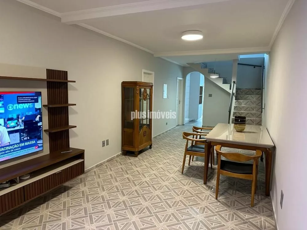 Casa à venda com 4 quartos, 215m² - Foto 1