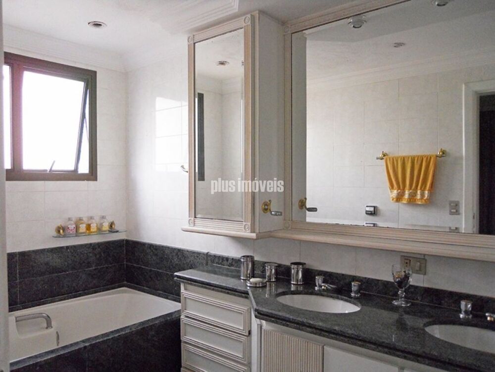 Apartamento, 3 quartos, 223 m² - Foto 1