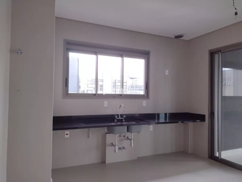 Apartamento à venda com 3 quartos, 270m² - Foto 7