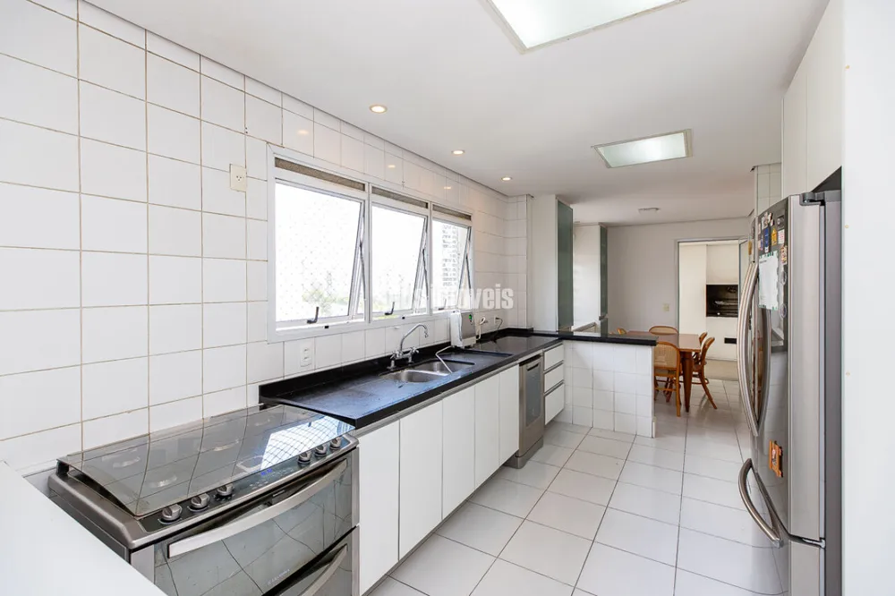Apartamento, 4 quartos, 246 m² - Foto 2