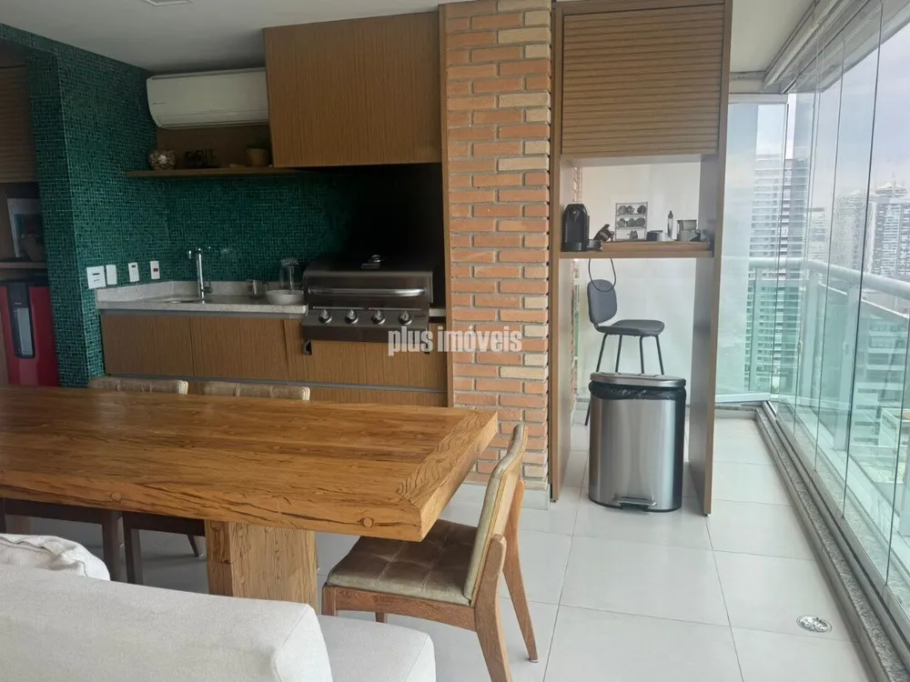 Apartamento, 3 quartos, 240 m² - Foto 1