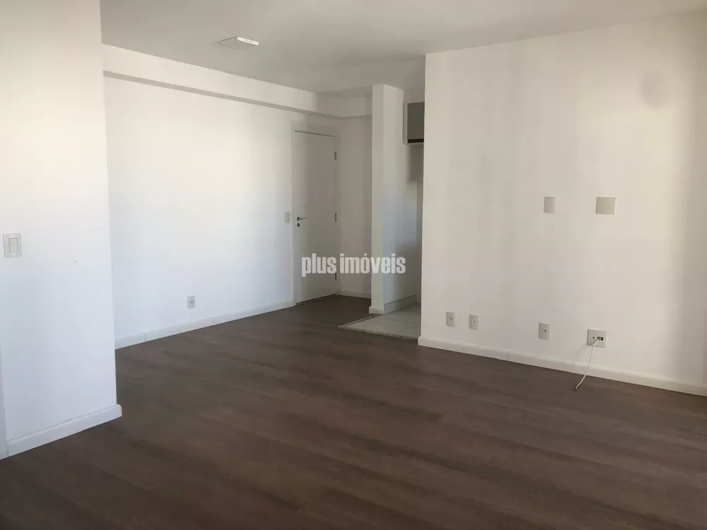 Apartamento à venda com 2 quartos, 68m² - Foto 1