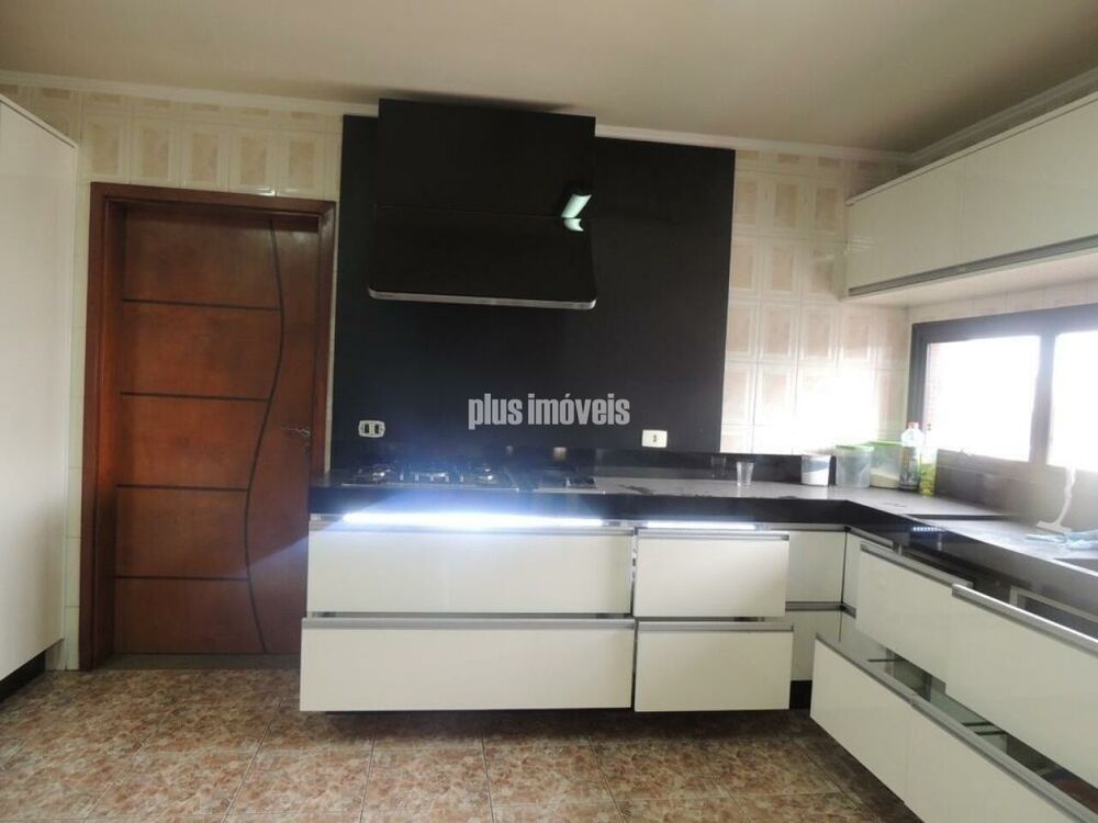 Apartamento à venda com 4 quartos, 216m² - Foto 18
