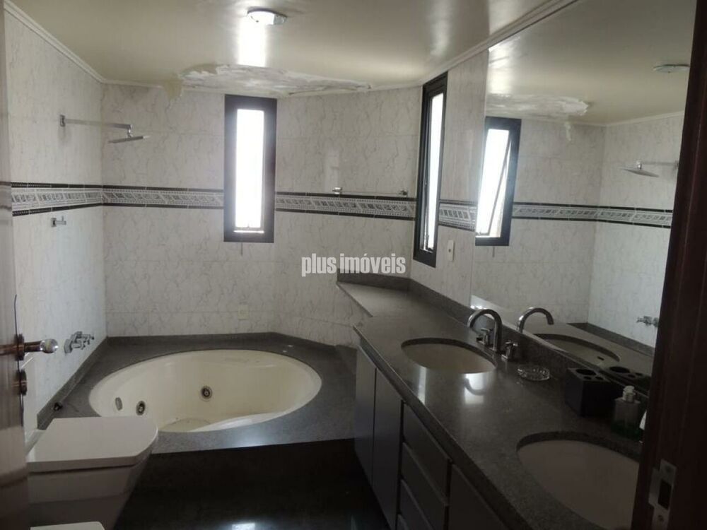 Apartamento à venda com 4 quartos, 216m² - Foto 17