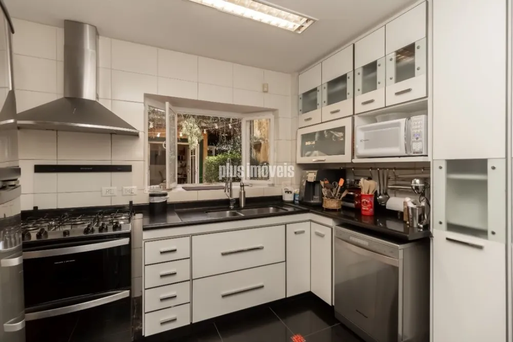 Casa, 4 quartos, 306 m² - Foto 1