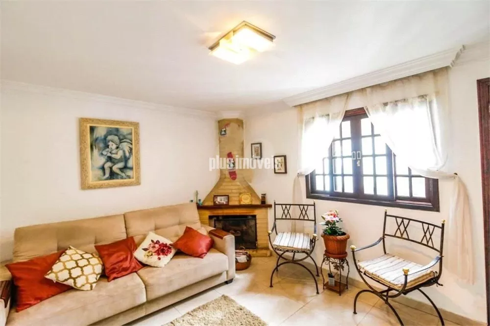 Casa à venda com 3 quartos, 192m² - Foto 1