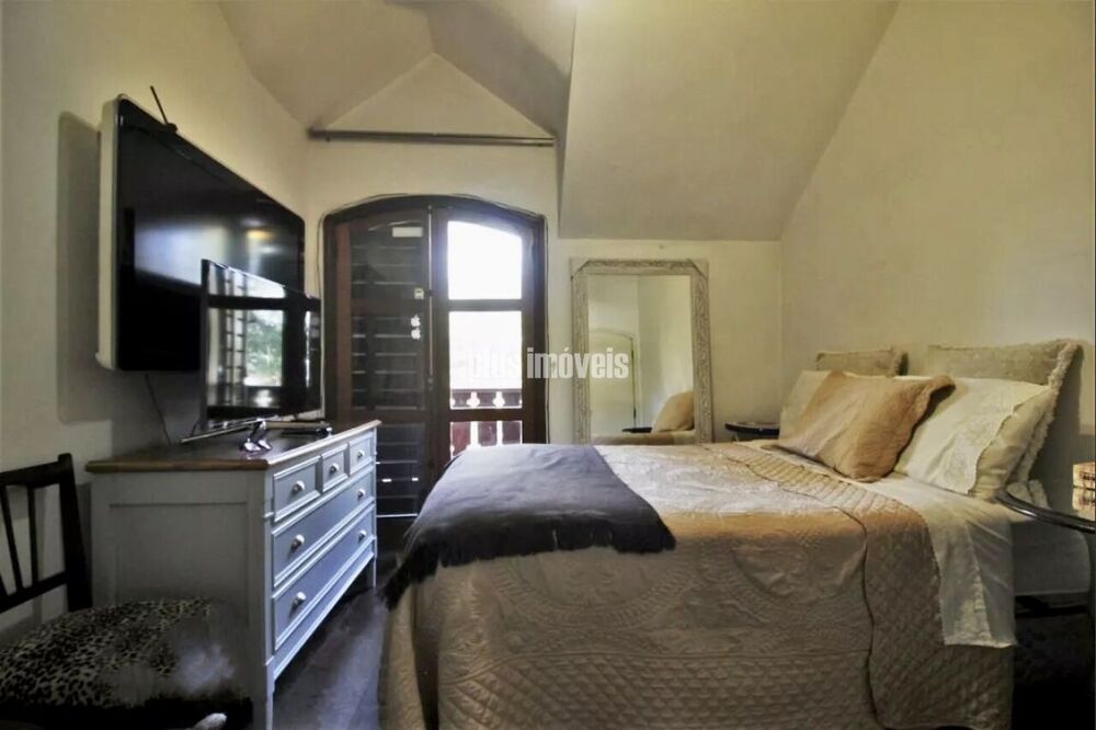 Casa à venda com 6 quartos, 600m² - Foto 31