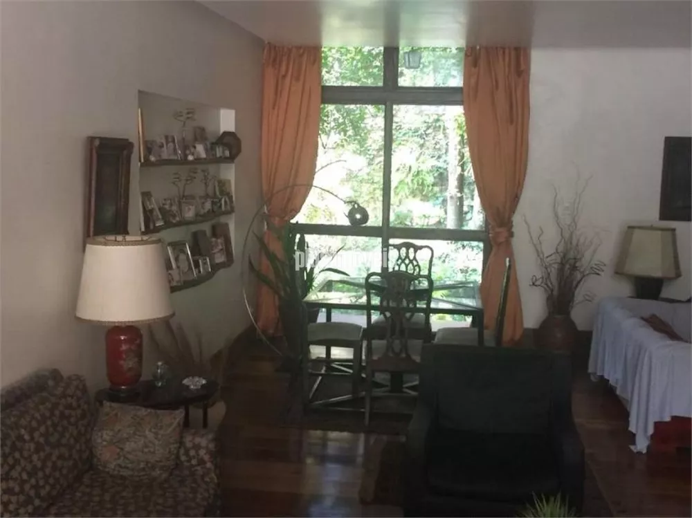 Casa à venda com 4 quartos, 419m² - Foto 1