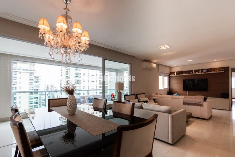Apartamento, 3 quartos, 161 m² - Foto 1