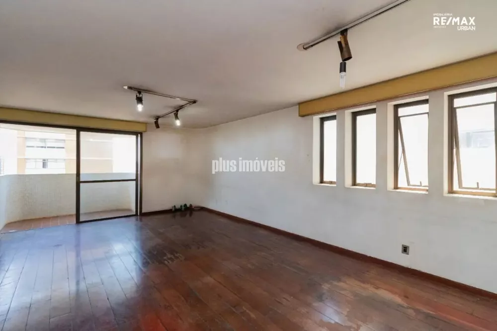 Apartamento, 3 quartos, 220 m² - Foto 1