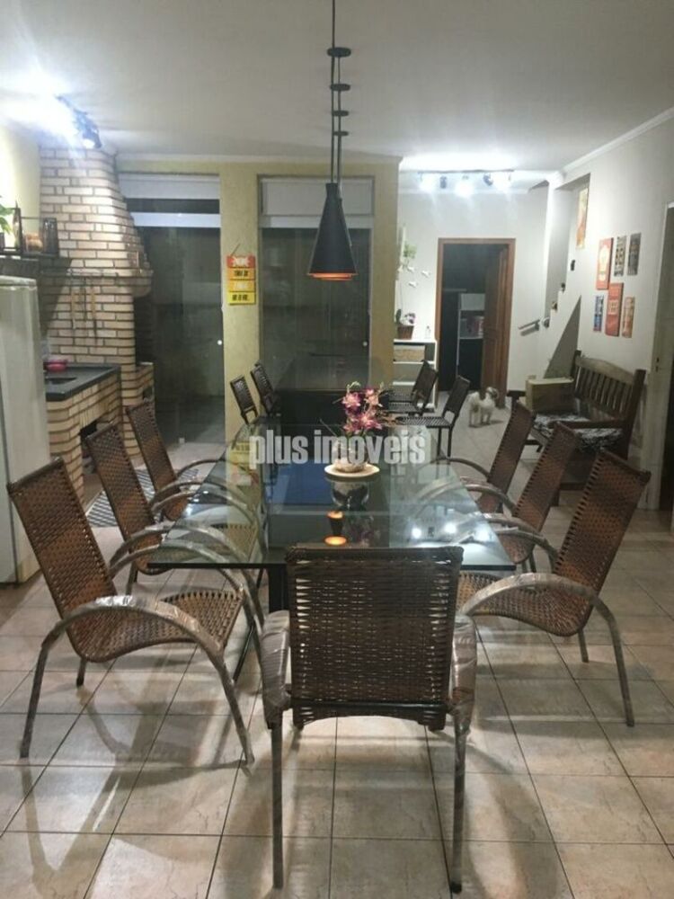 Casa, 4 quartos, 240 m² - Foto 11