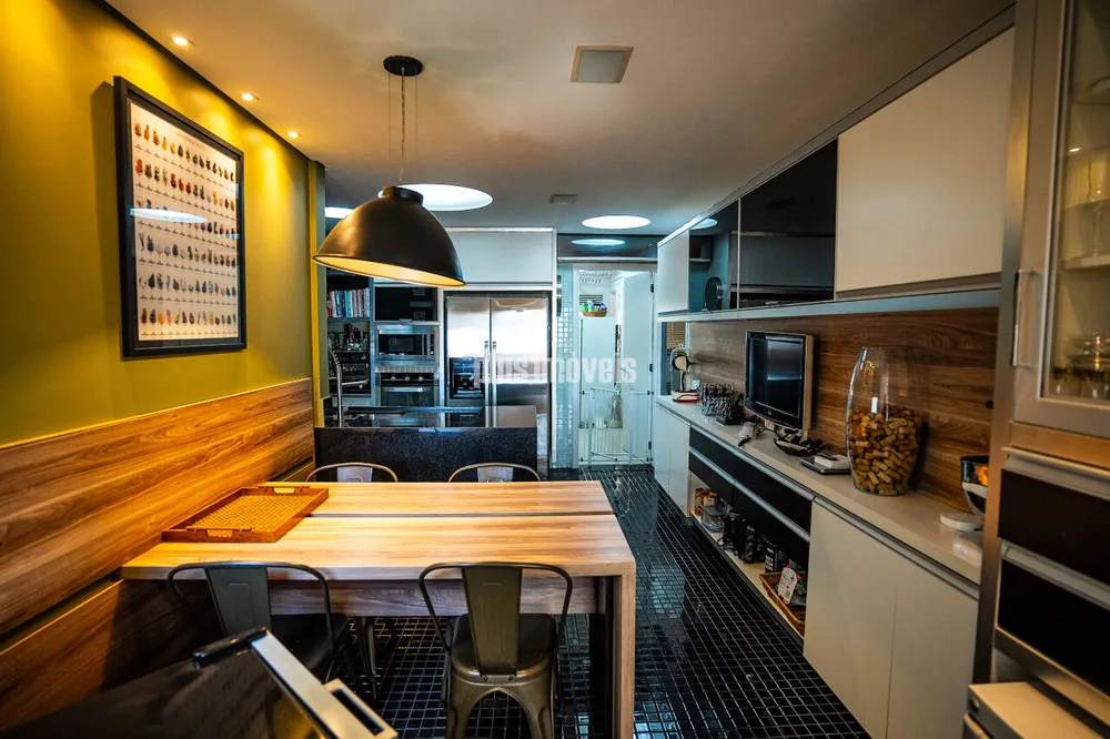 Apartamento, 3 quartos, 212 m² - Foto 2