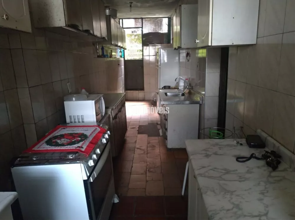 Casa à venda com 4 quartos, 250m² - Foto 4