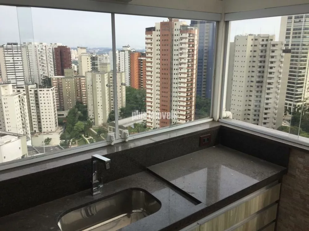 Apartamento à venda com 3 quartos, 240m² - Foto 3