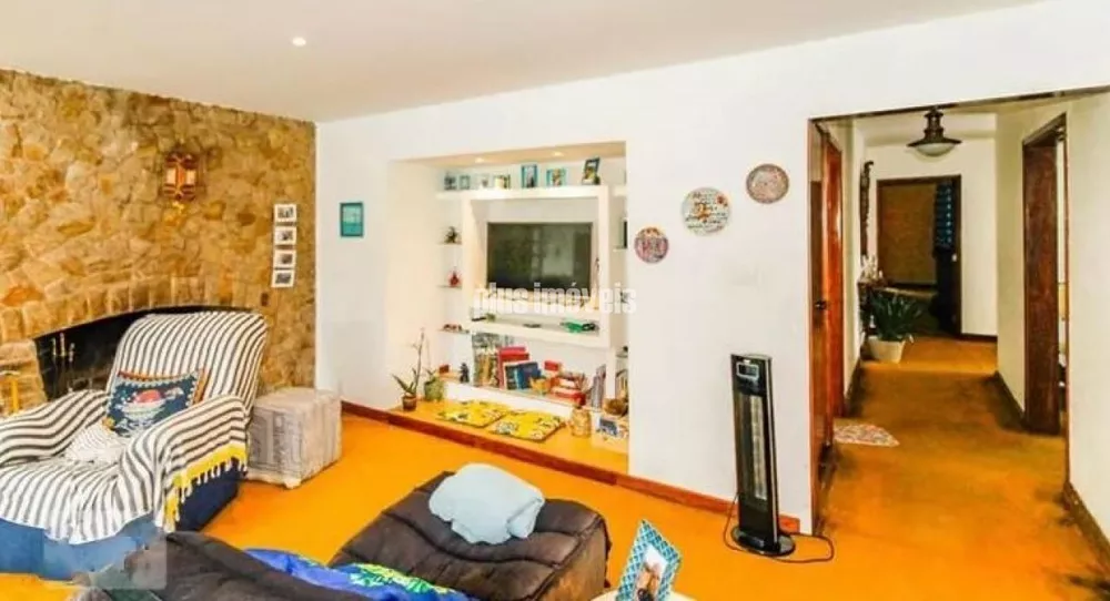 Casa de Vila à venda com 3 quartos, 310m² - Foto 1