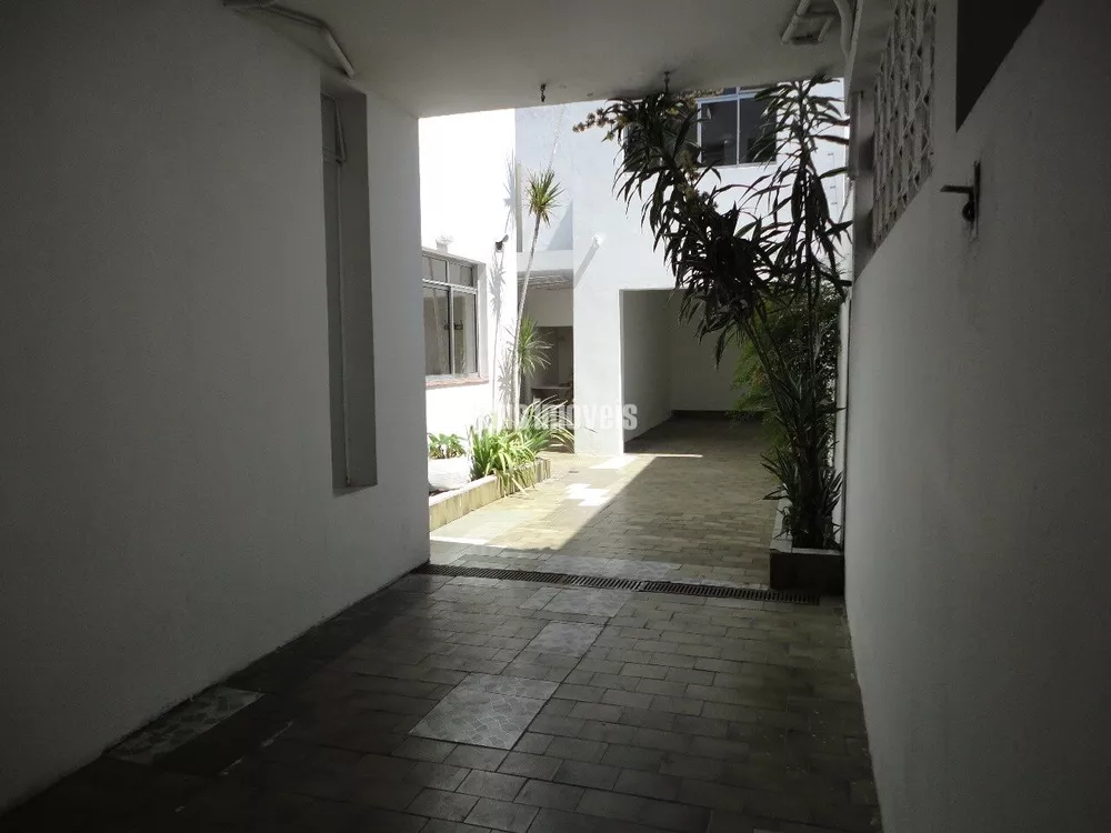 Casa à venda com 3 quartos, 190m² - Foto 2