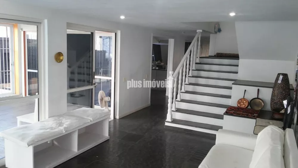 Casa Comercial à venda com 4 quartos, 700m² - Foto 2