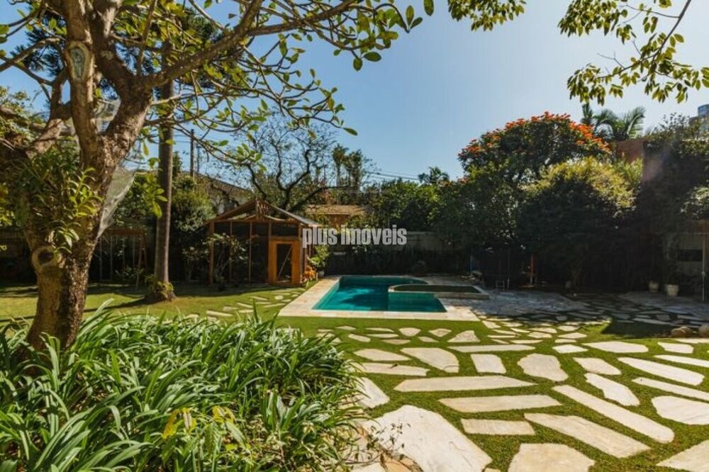 Casa à venda com 4 quartos, 878m² - Foto 1