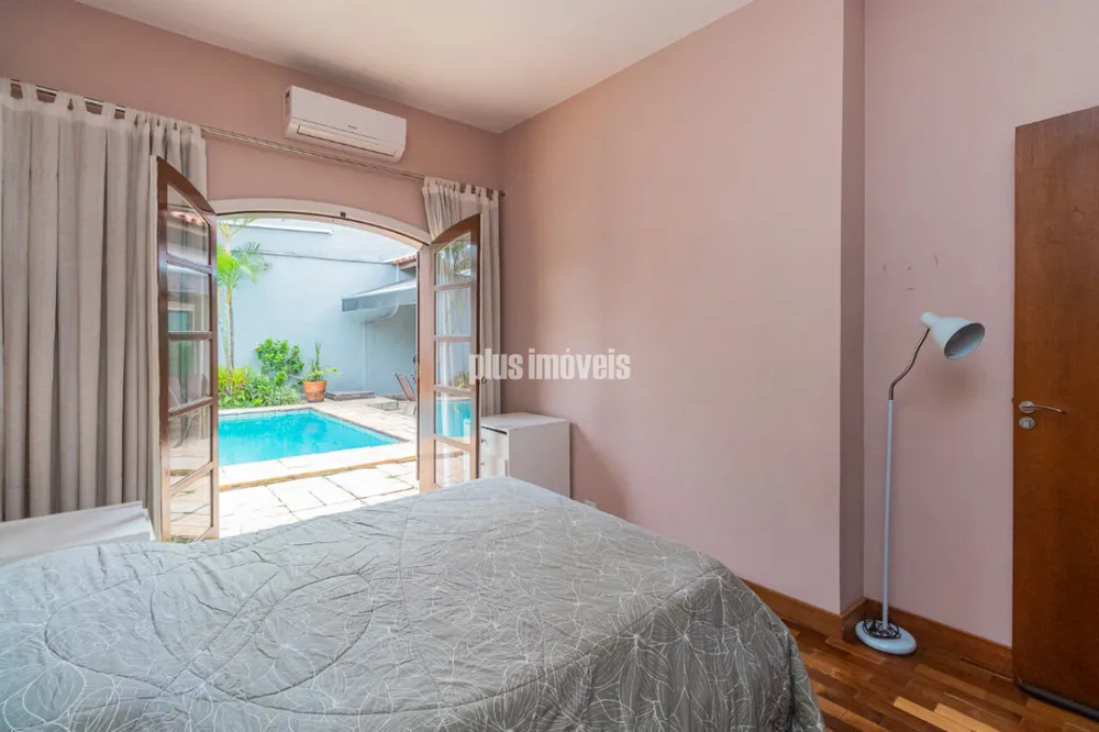 Casa, 4 quartos, 219 m² - Foto 1