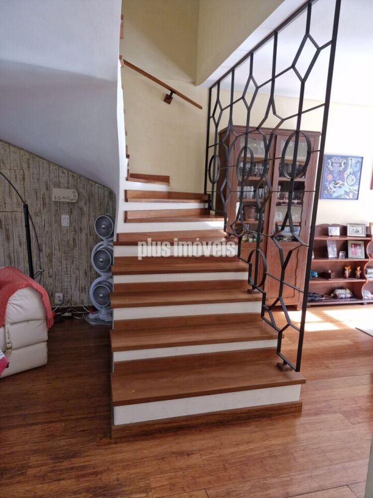 Casa, 3 quartos, 240 m² - Foto 1
